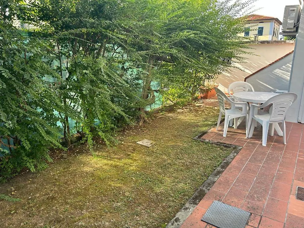Apartment A Quattro Passi Dalle Mura Lucca Italy